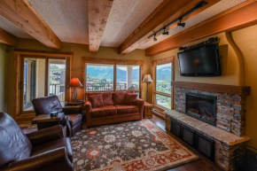 5th Floor 2BD 2BA Condo with Magnificent Views